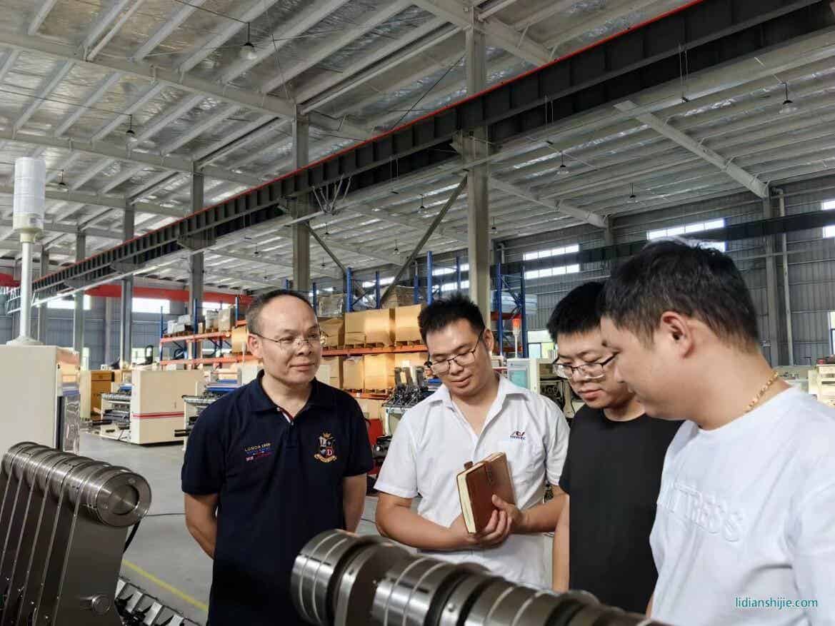 江蘇厚生新能源科技股份公司來(lái)江蘇海偉科考察