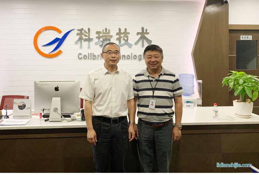 高工鋰電董事長張小飛與科瑞技術總裁彭紹東合影 高工鋰電董事長張小飛與科瑞技術總裁彭紹東合影