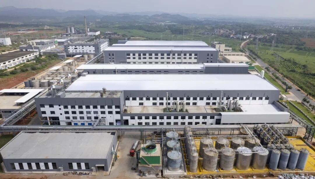 圖為贛鋒循環科技有限公司年產2萬噸電池級碳酸鋰及8萬噸電池級磷酸鐵項目現場，項目主要通過拆解退役電池，生產電池級碳酸鋰及磷酸鐵，實現綠電綠色循環。記者凌厚祥攝